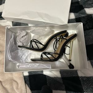 Fashion Nova Heels size 7